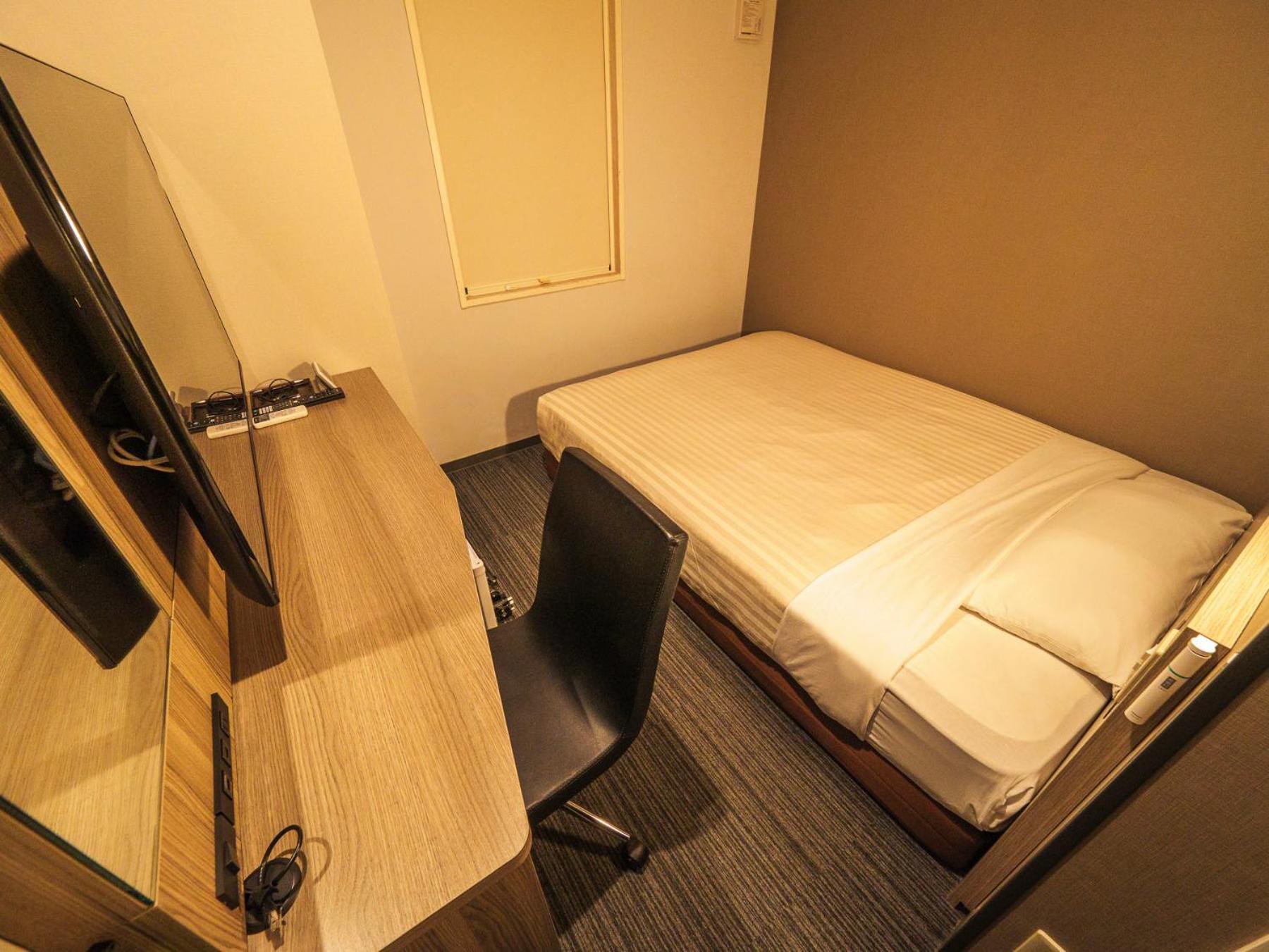 Super Hotel Yokohama Kannai Esterno foto